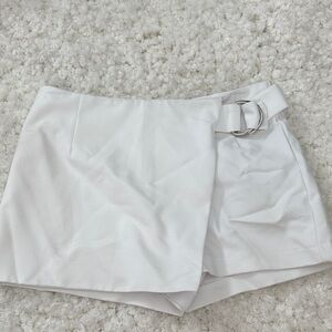 Forever 21 White Belted Skorts